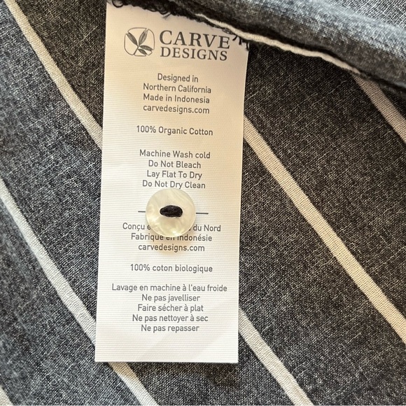 Carve Designs | 100% Organic Cotton | Button Down Black and White | Size Small - Picture 6 of 14